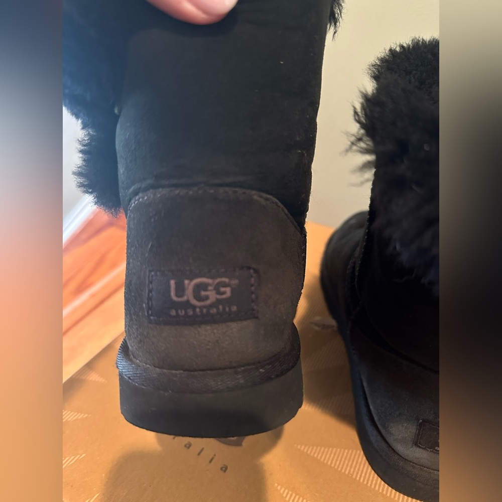UGG Bailey Button - Picture 8 of 12